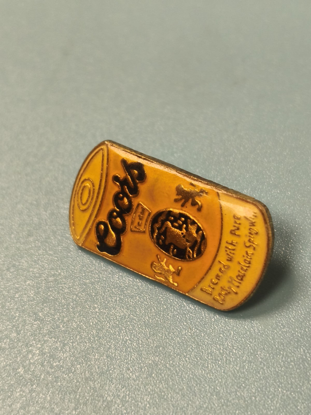 Vintage pin's Coors canette bière doré collection USA rétro (Ref 15)