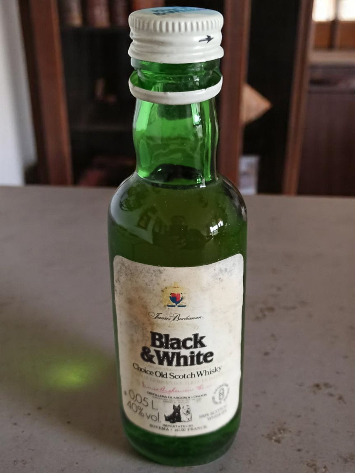 Mignonette whisky Black & White ancienne 5cl bouteille verte 40% vintage