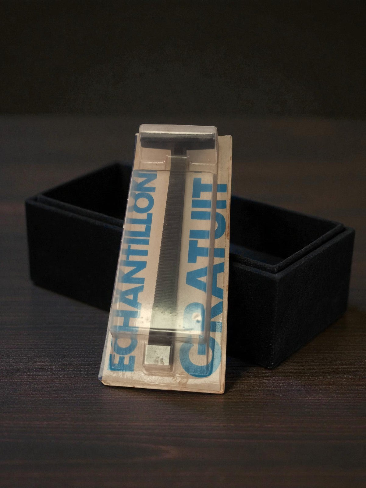 Rasoir vintage ancien années 1960 rétro, collection, échantillon gratuit rare