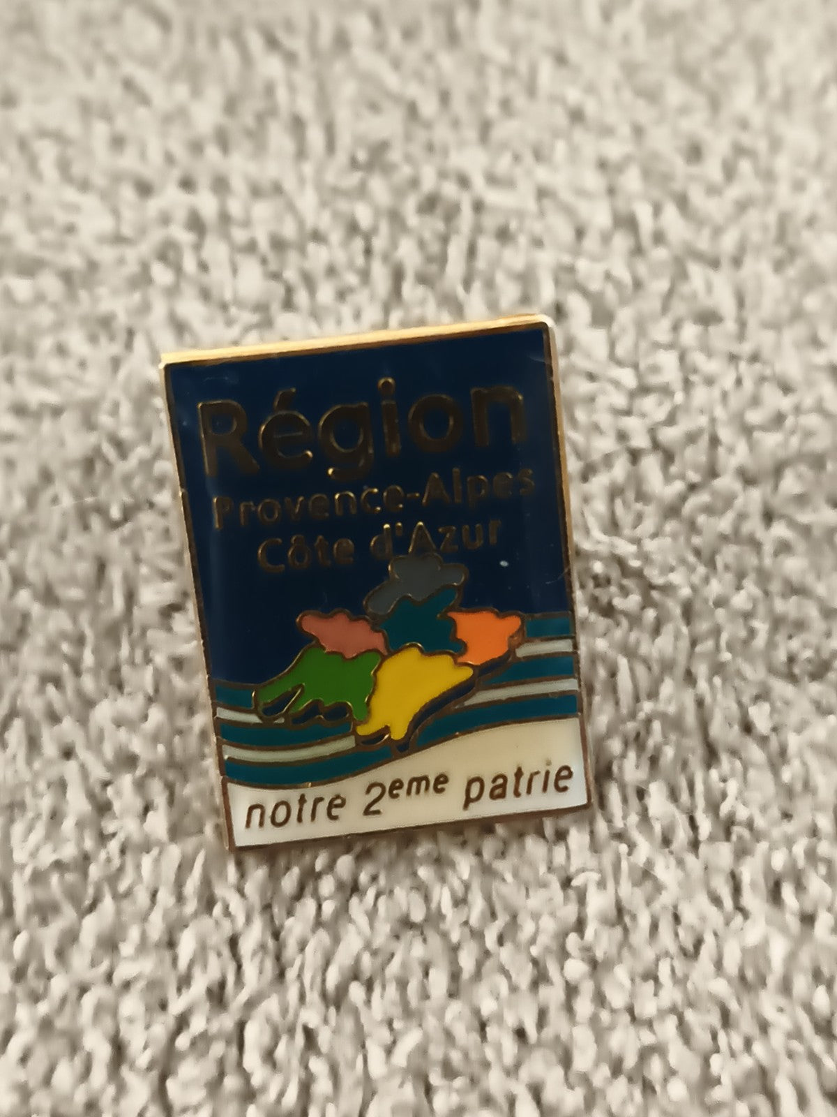 Pin's vintage Région Provence-Alpes-Côte d’Azur carte émaillée badge rétro (Ref