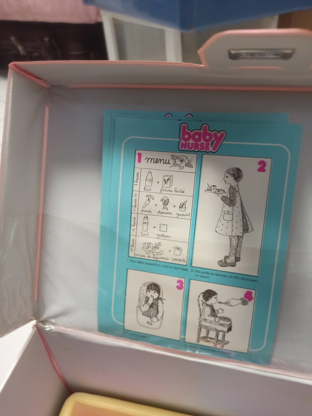Set accessoires Baby Nurse vintage années 70 boîte rose jouet ancien rétro