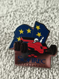 Pin's vintage Formule 1 SOFIREC drapeau européen course auto émaillé (Ref 2)