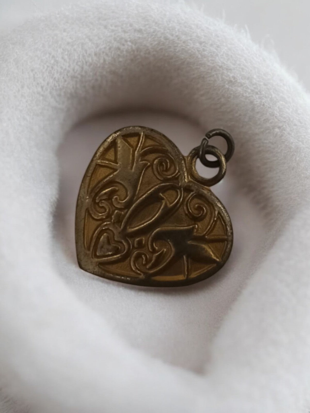 Pendentif cœur ancien vintage plaqué or, motif oiseaux rétro Art Nouveau