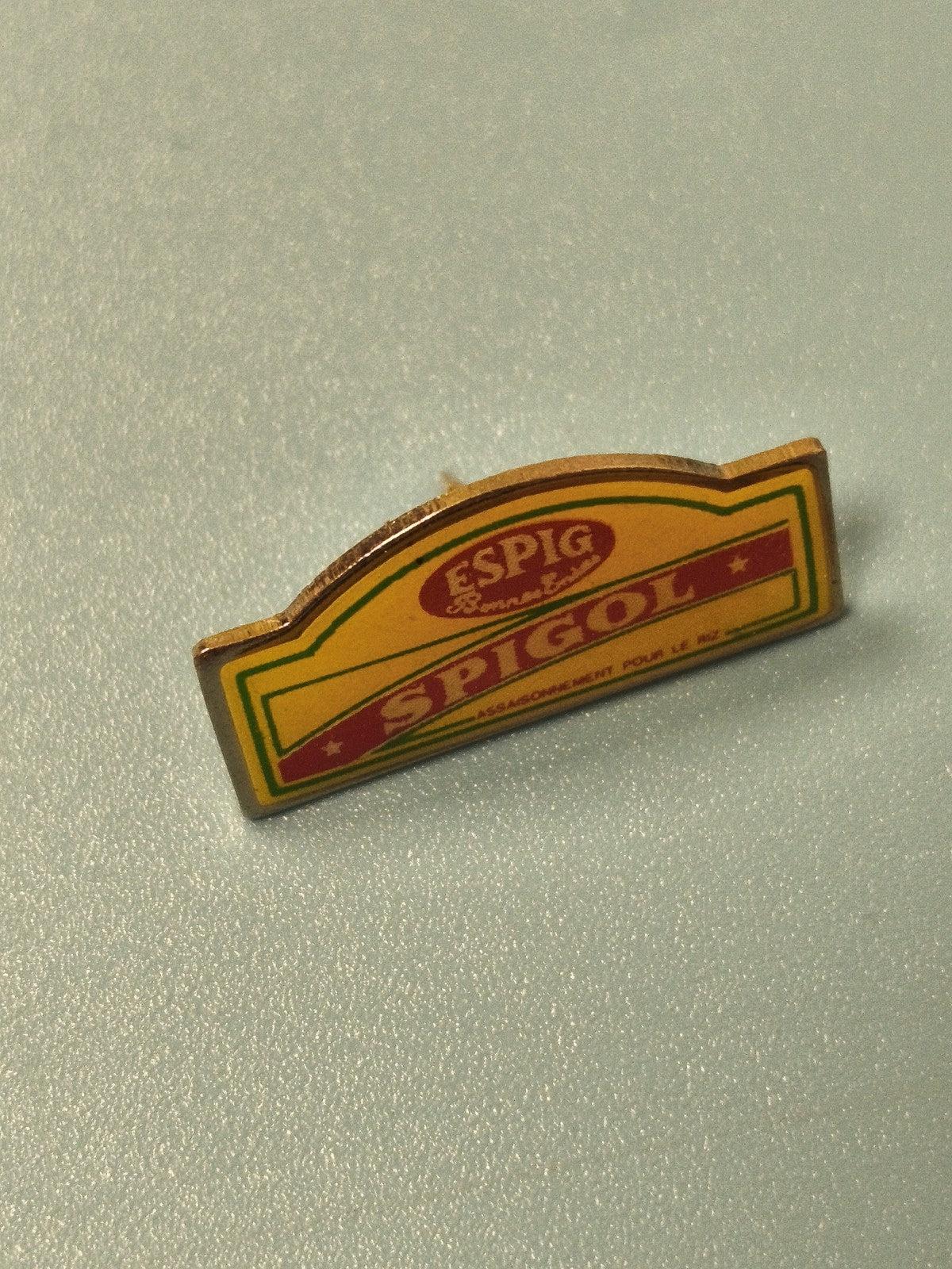 Pin's vintage Spigol ancien publicité épices jaune rouge collection rétro