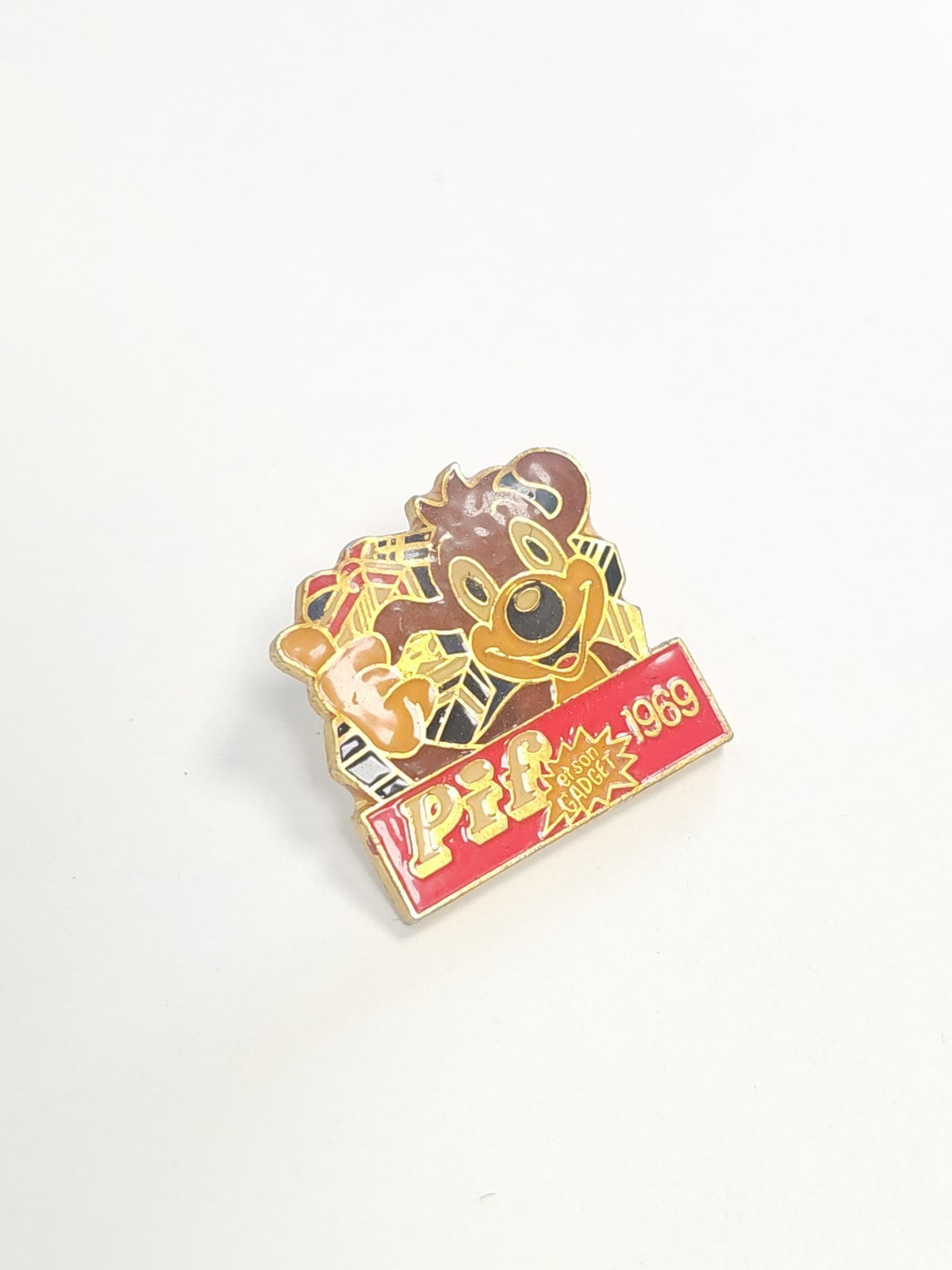 Pin's rétro Pif 1969 ancien badge collection vintage BD France rare collector
