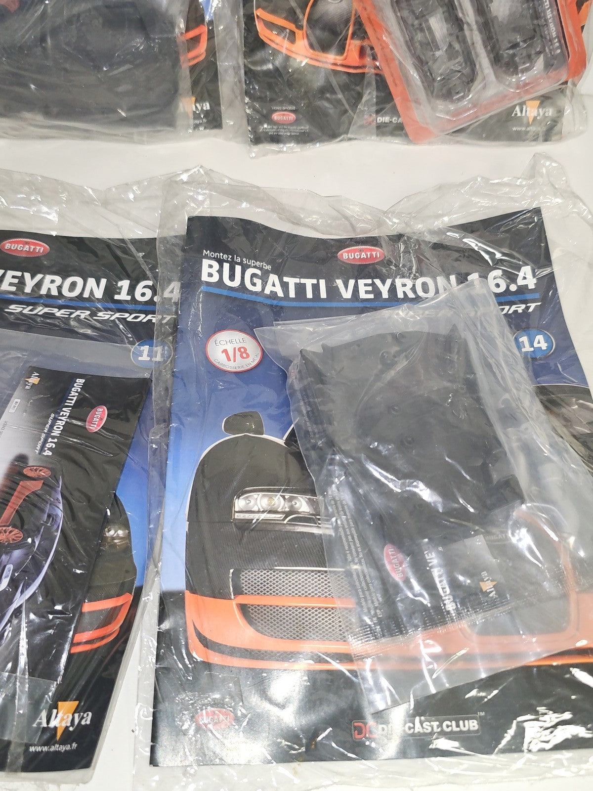 Bugatti Veyron 16.4 Super Sport lot fascicules + pièces 1:8 modèle neuf Bugatti