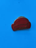 Vintage pin's Conforama canapé rouge ancien badge publicitaire collection