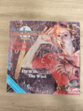 Vinyle 45T Peter Jacques Band Walking On Music / Fly With The Wind pochette usée