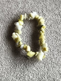 Bracelet élastique pierres naturelles jaune blanc, chips irréguliers, bijou fant