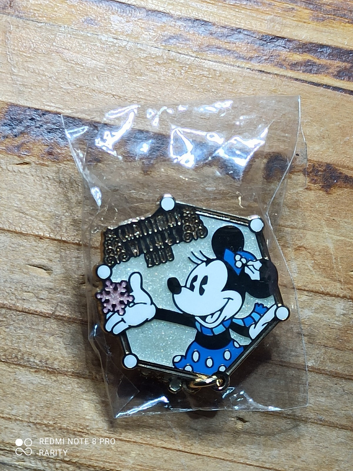 Pin's Tokyo Disneyland Minnie Noël, Disney, édition rare, motif flocon