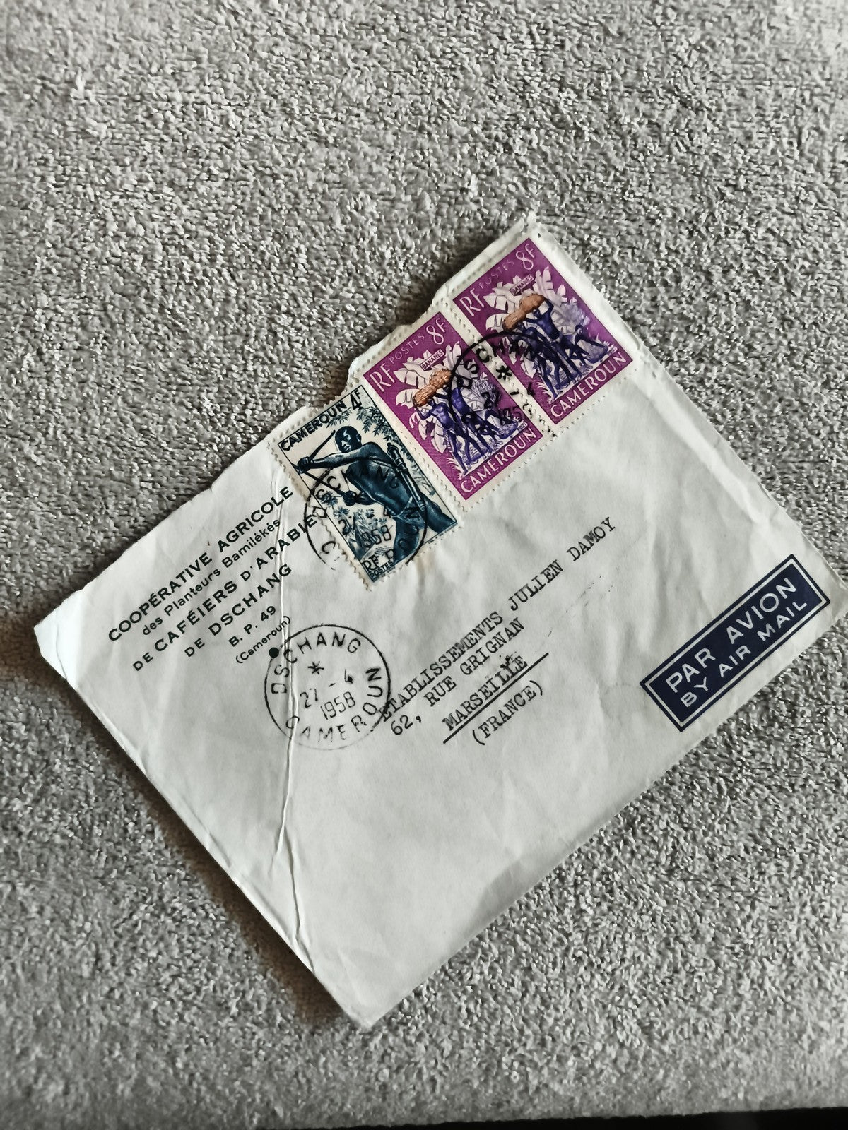 Lettre affranchie Cameroun 1958 timbres RF 8f 4f cachets philatélie Air Mail