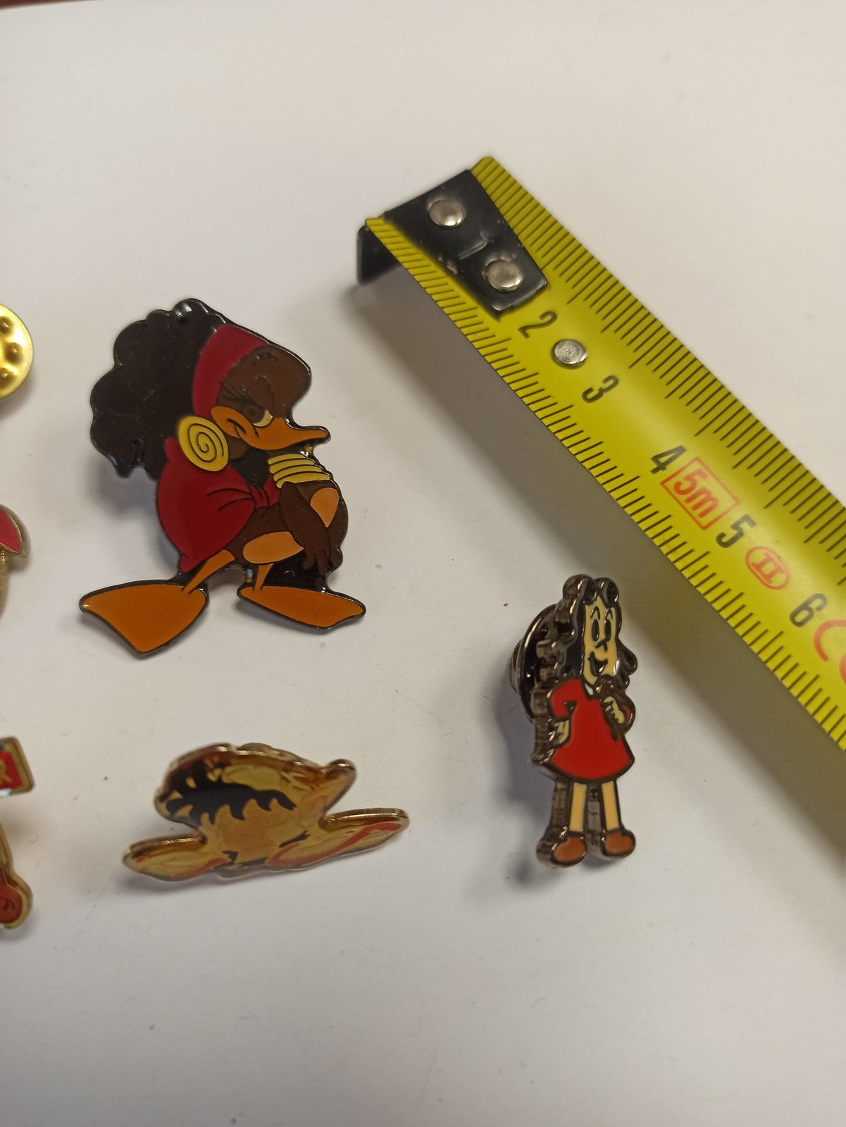 Lot 5 pin's anciens dessins animés cartoons vintage rétro collection France