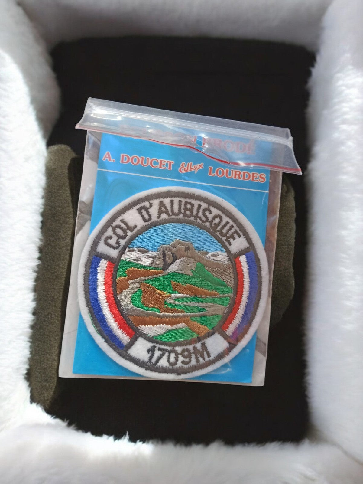 Patch brodé vintage Col d'Aubisque 1709M A. Doucet Lourdes écusson France cyclis