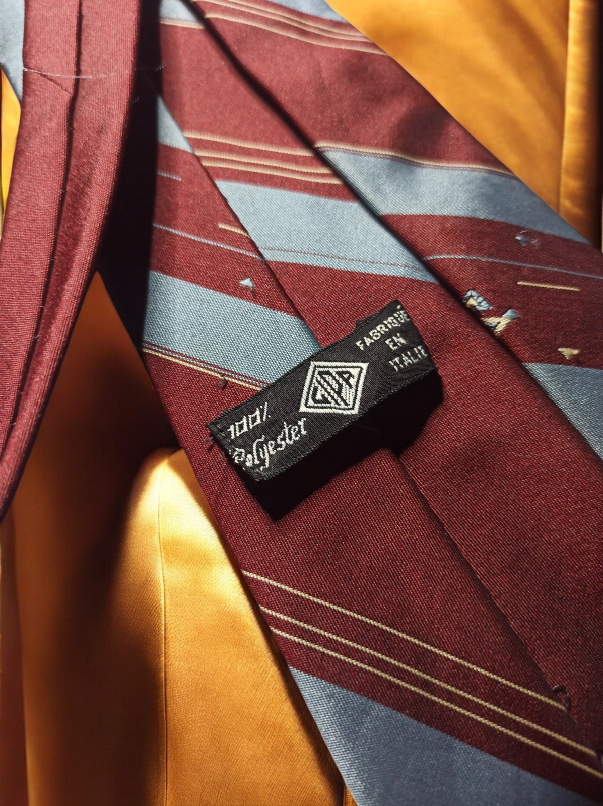 Vintage Tie by Gipade - Timeless Elegance