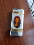Briquet vintage Femme Boss chromé portrait rétro ancien déco