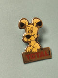 Pin's vintage Total chien mascotte jaune collection publicité rétro (Ref 5)