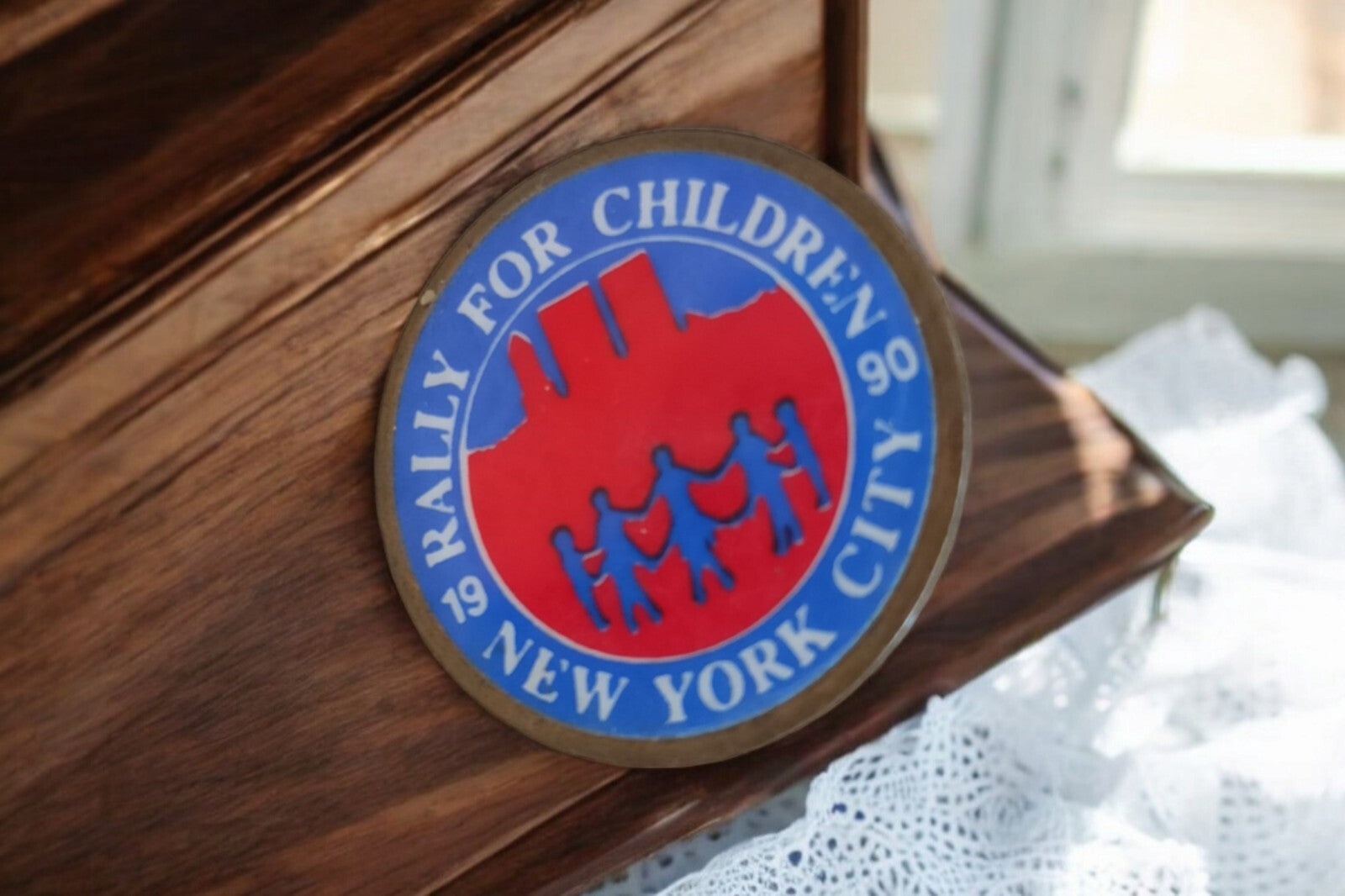 Pin's Rally For Children New York City vintage rond bleu rouge rare