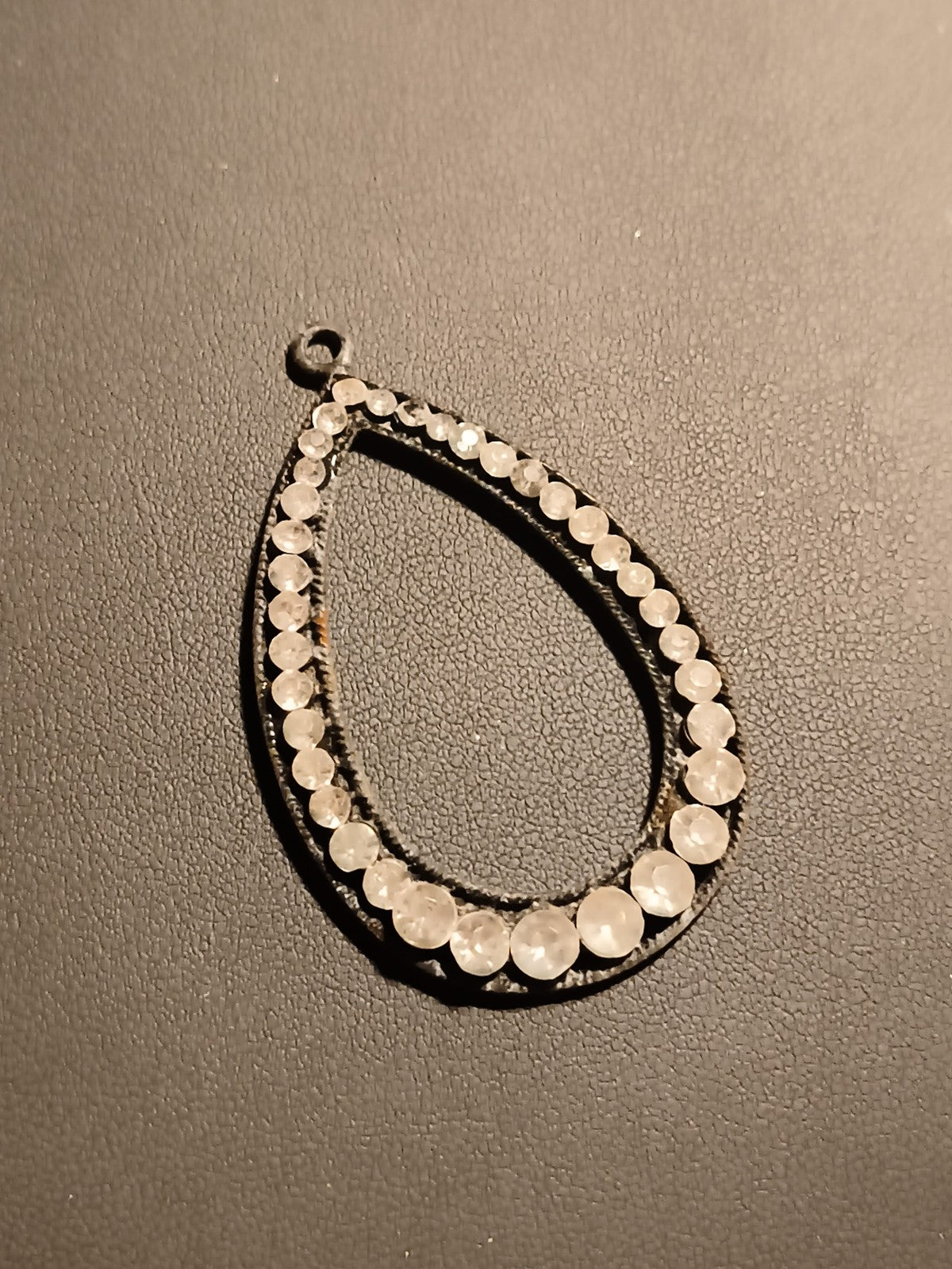 Pendentif ancien fantaisie goutte strass transparent vintage rétro bijou