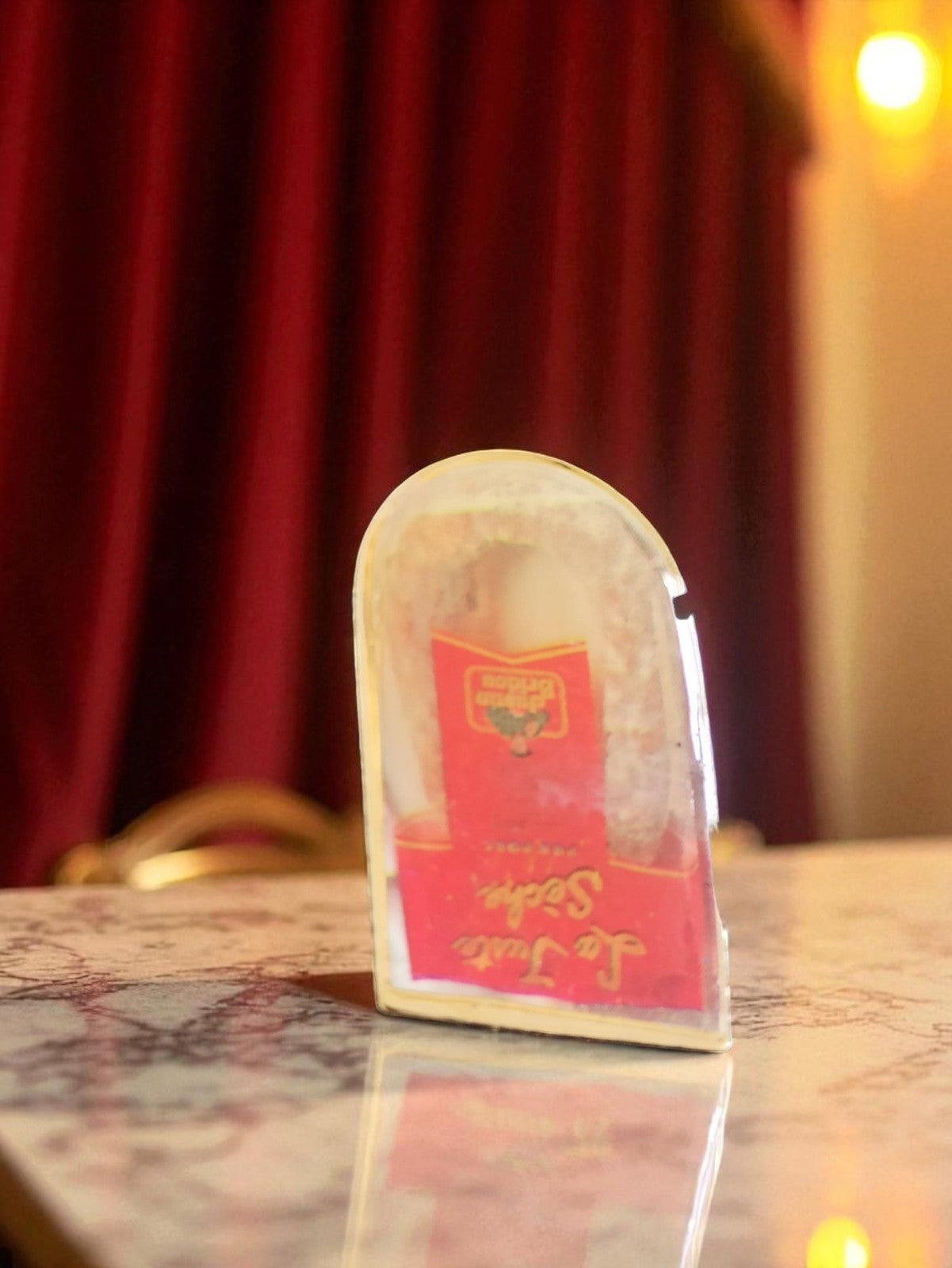 Pin's publicitaire vintage Le Tuba Soda édition limitée, rouge, aspect laqué