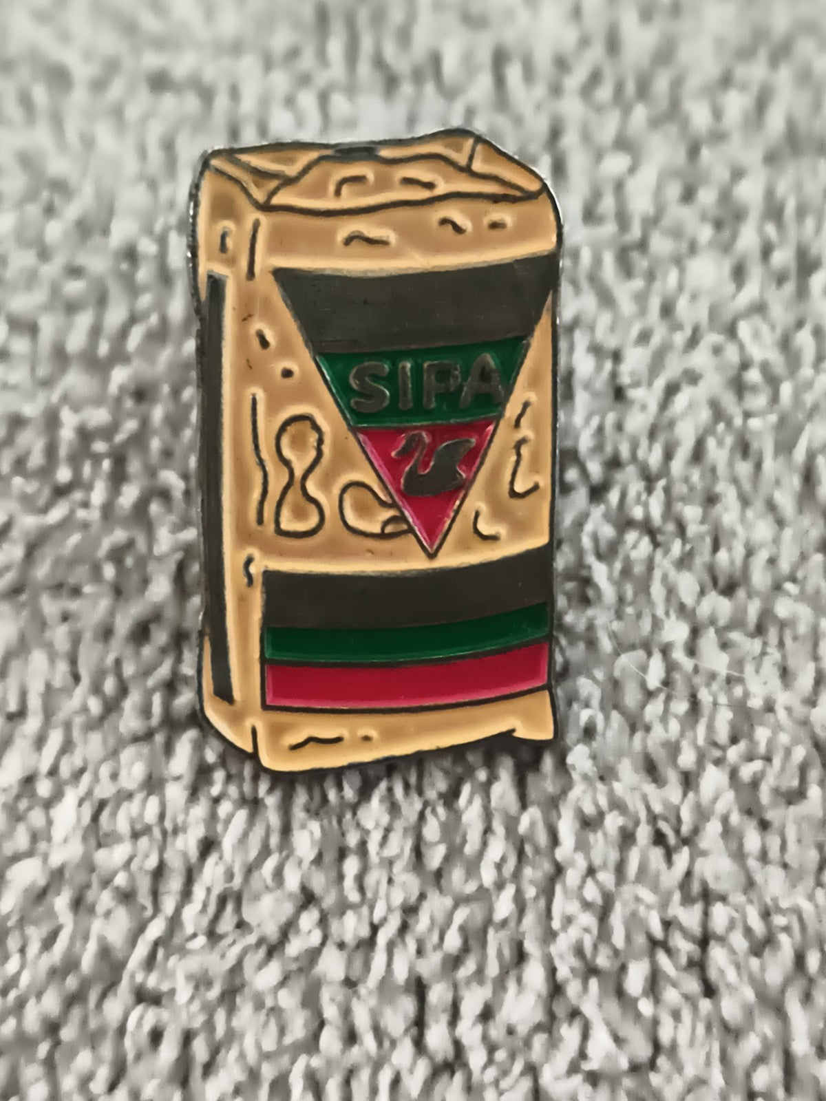 Pin's vintage SIFA motif brique fromage, badge ancien, émaillé, années 90