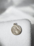 Médaille religieuse ancienne vintage, rond, effigie sainte, objet sacré rétro