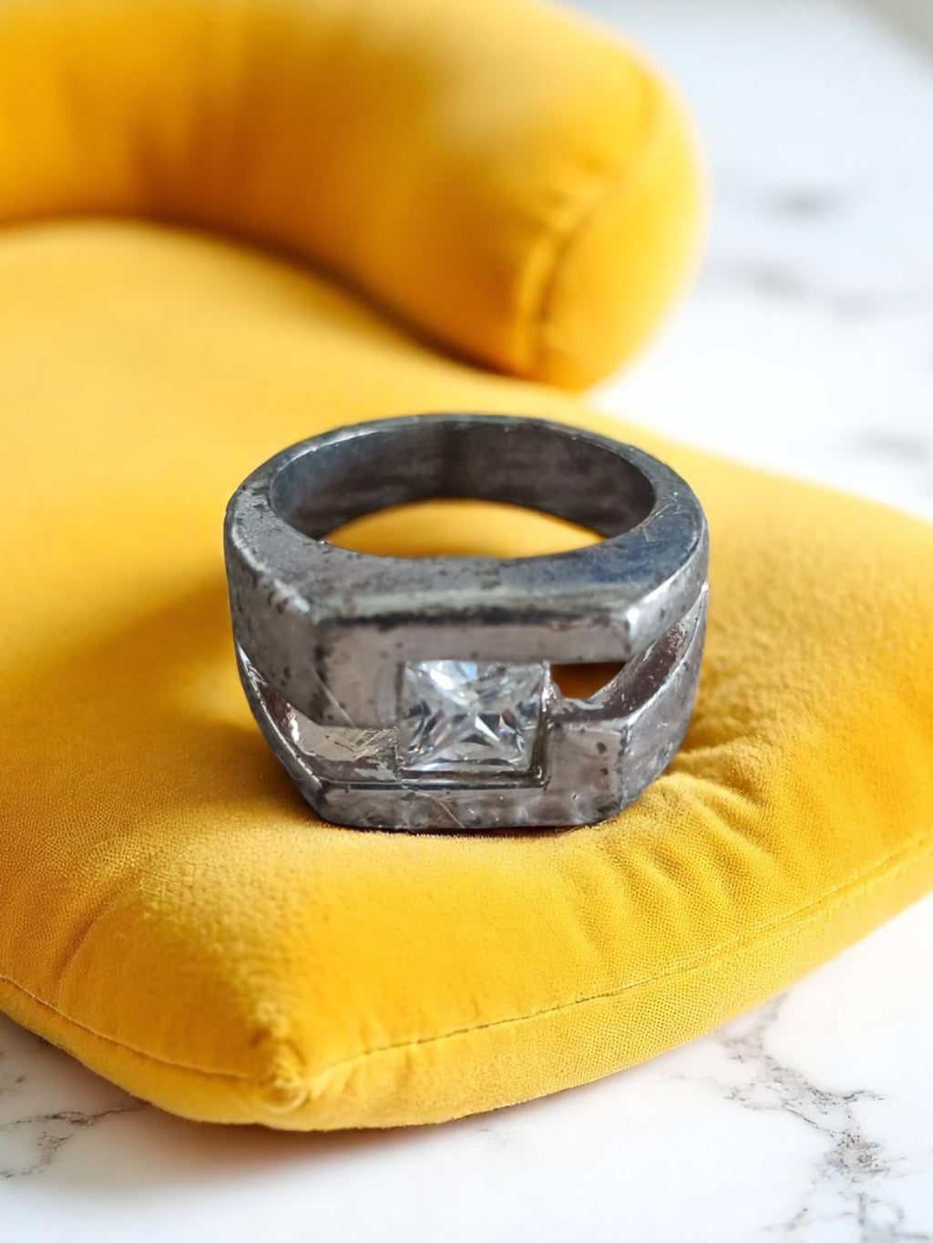 Bague Vintage Fantaisie Taille 58 Carrée Argentée Pierre Strass Rétro