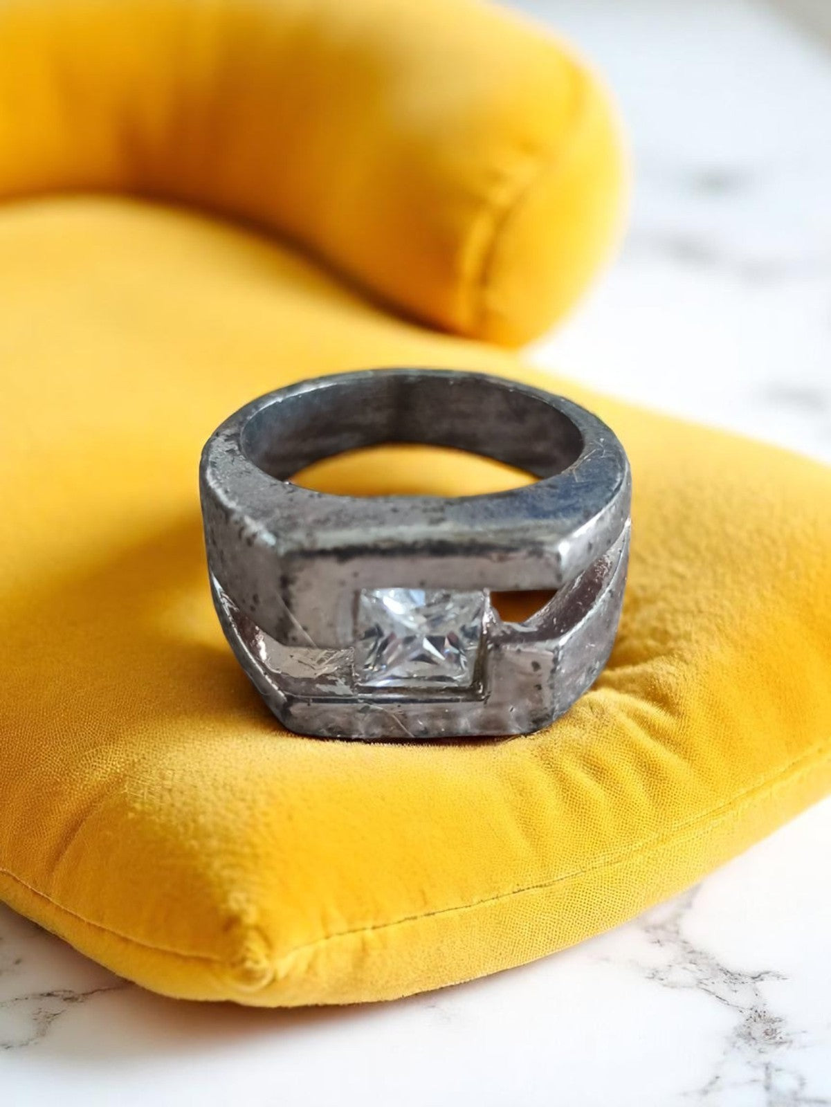 Bague Vintage Fantaisie Taille 58 Carrée Argentée Pierre Strass Rétro