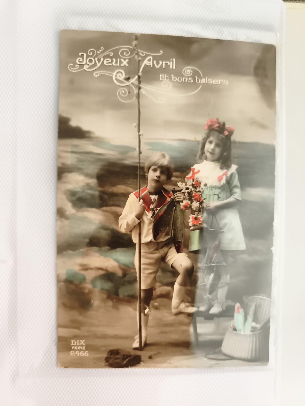 Carte postale ancienne Joyeux Avril enfants costumes colorisés DIX Paris CPA
