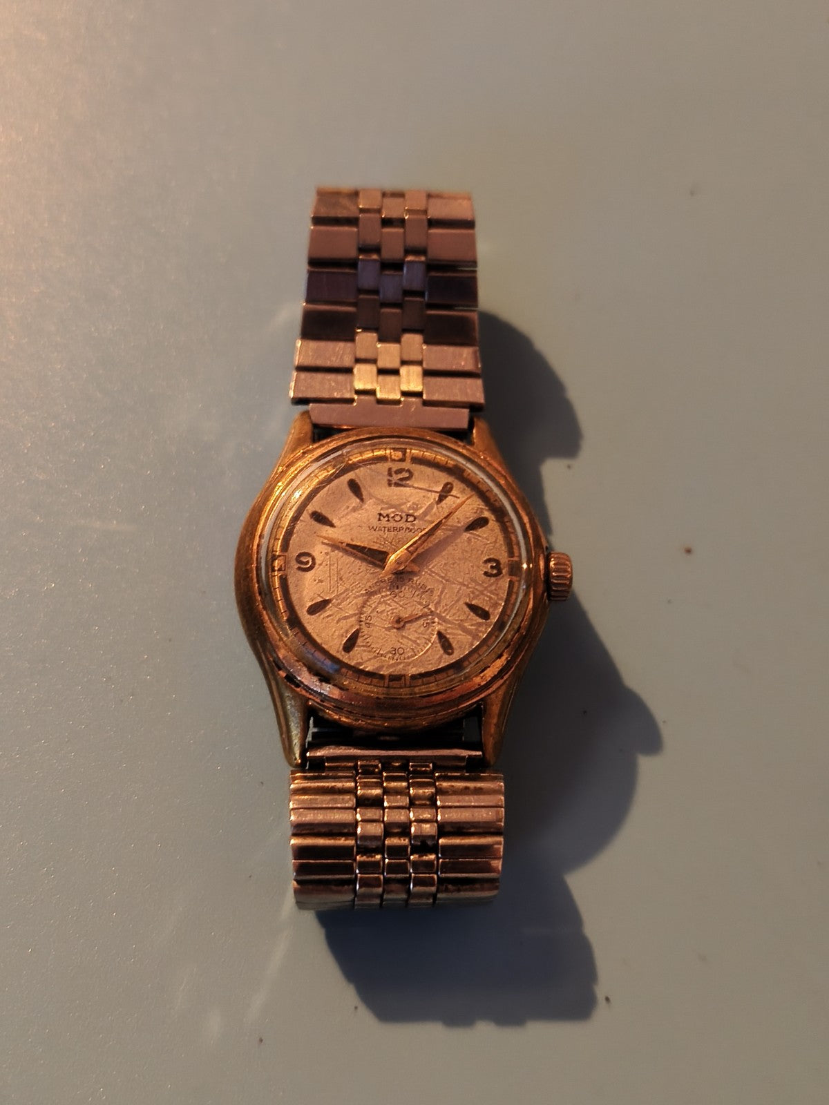 Montre ancienne Mod waterproof vintage non testée à restaurer collection rétro