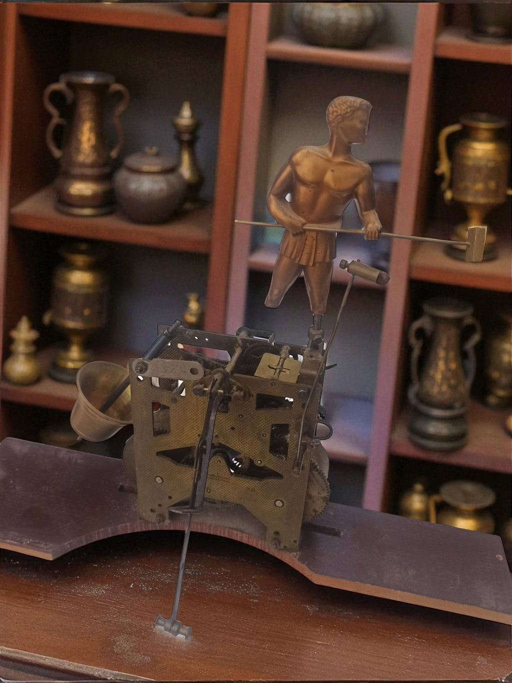 Horloge pendule animée début XXe, mécanisme forgeron à restaurer vintage