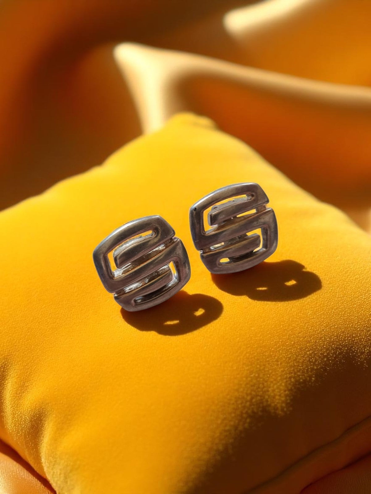 Boucles d’oreilles vintage métal argenté géométriques rétro années 80