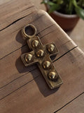 Pendentif croix vintage métal doré années 50, design bombé, bijou rétro