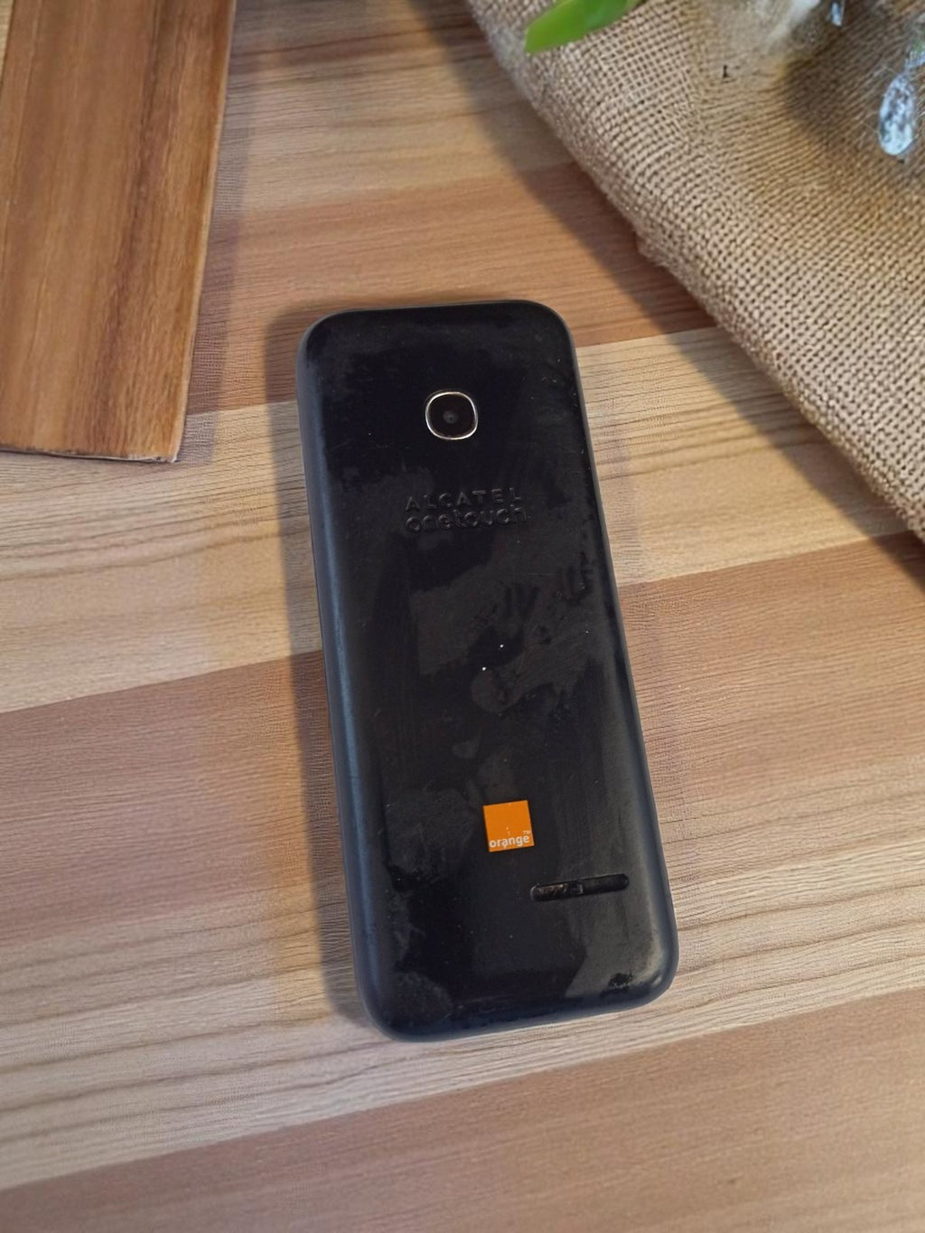 Téléphone Alcatel One Touch vintage noir original sans chargeur mobile GSM