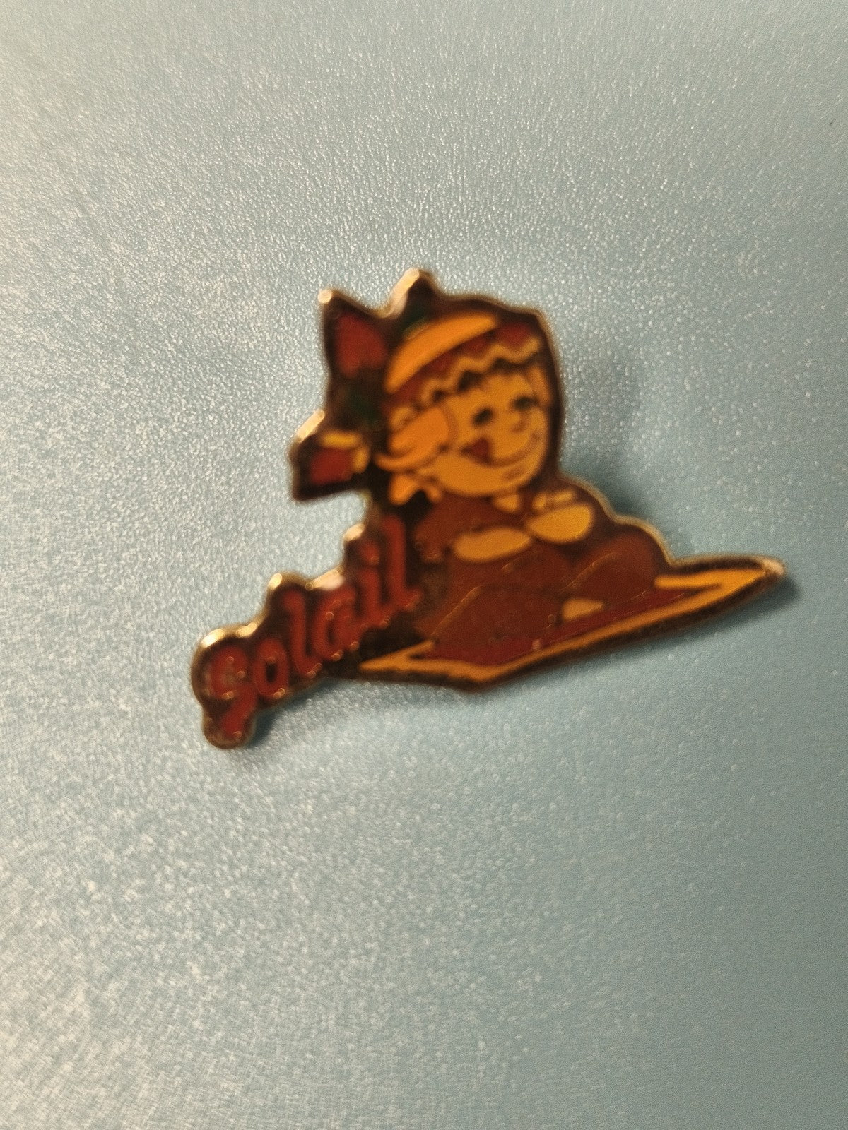 Vintage pin's Soleil personnage enfant, émaillé, collection rétro (Ref 16)