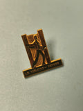 Vintage pin's doré Le Théâtre Asther silhouette scène collection (Ref 7)