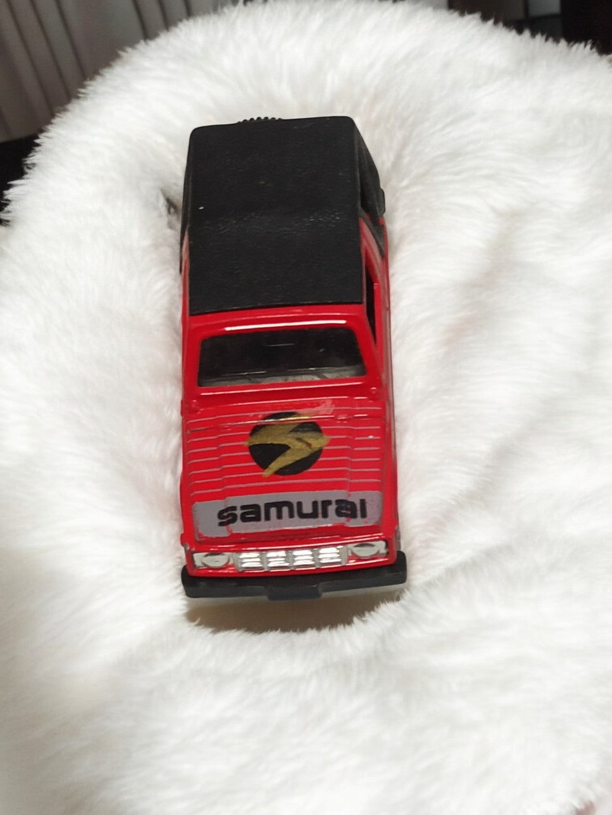 Véhicule miniature vintage rouge Samurai, voiture rétro ancienne, occasion rare