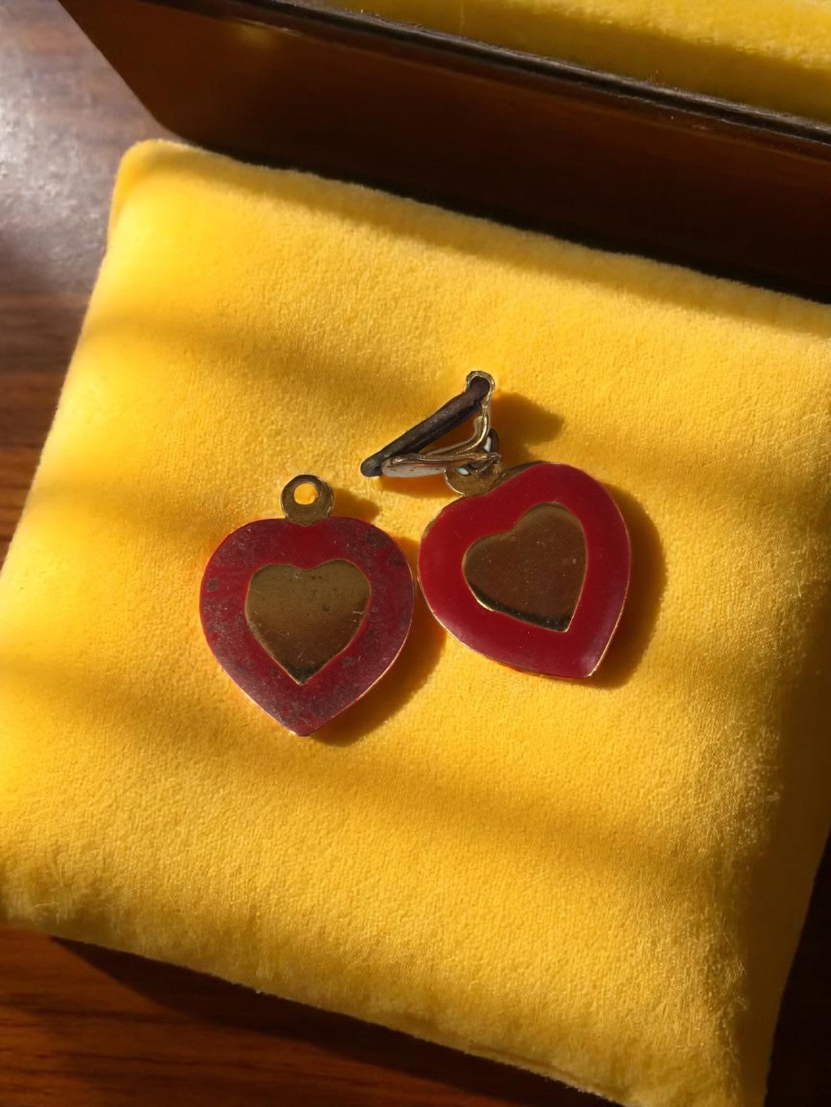 Boucles d?oreilles vintage ancien c?ur rouge à restaurer ? Collection rare
