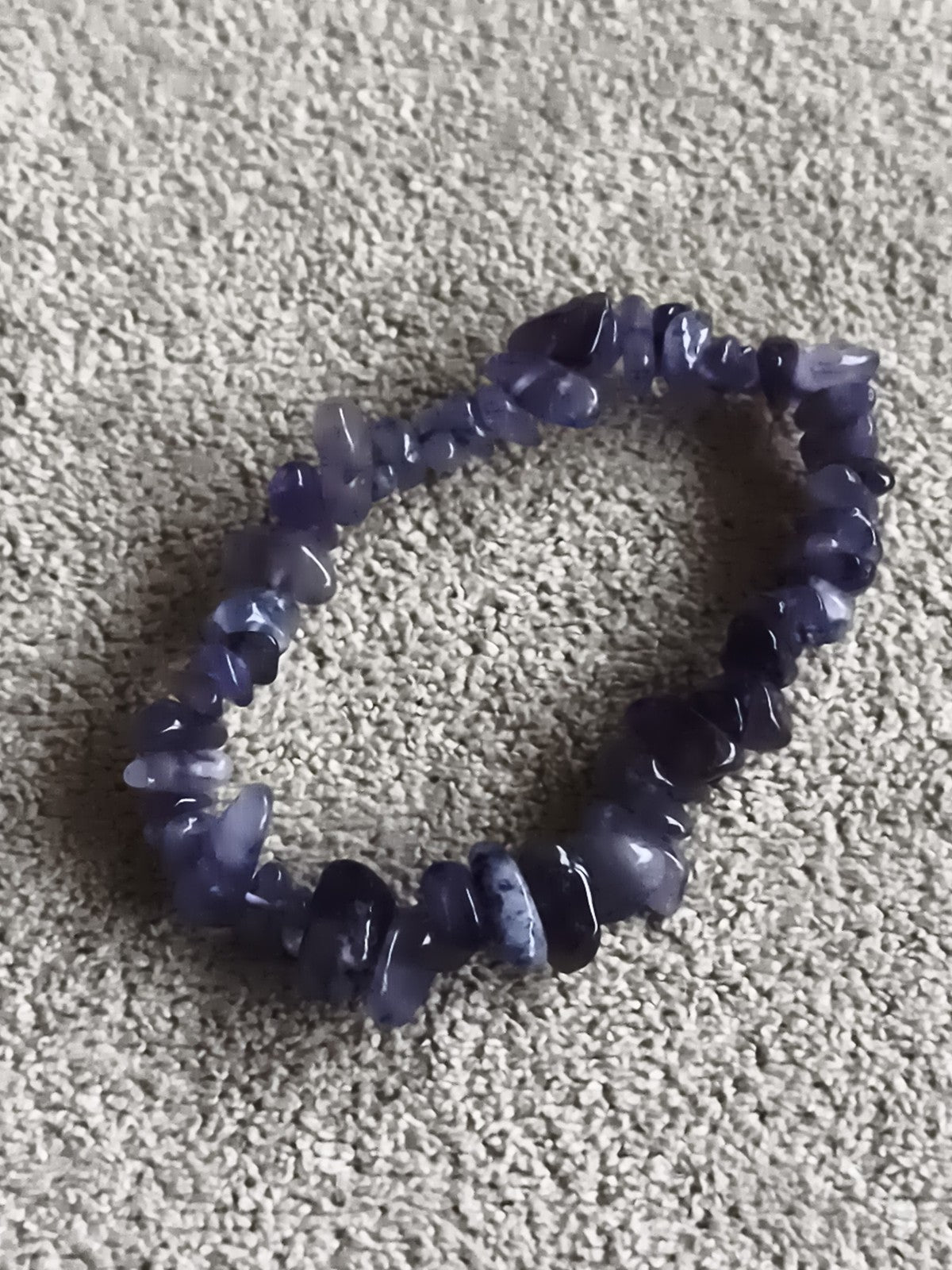Bracelet pierres naturelles bleu foncé élastique chips bijou fantaisie
