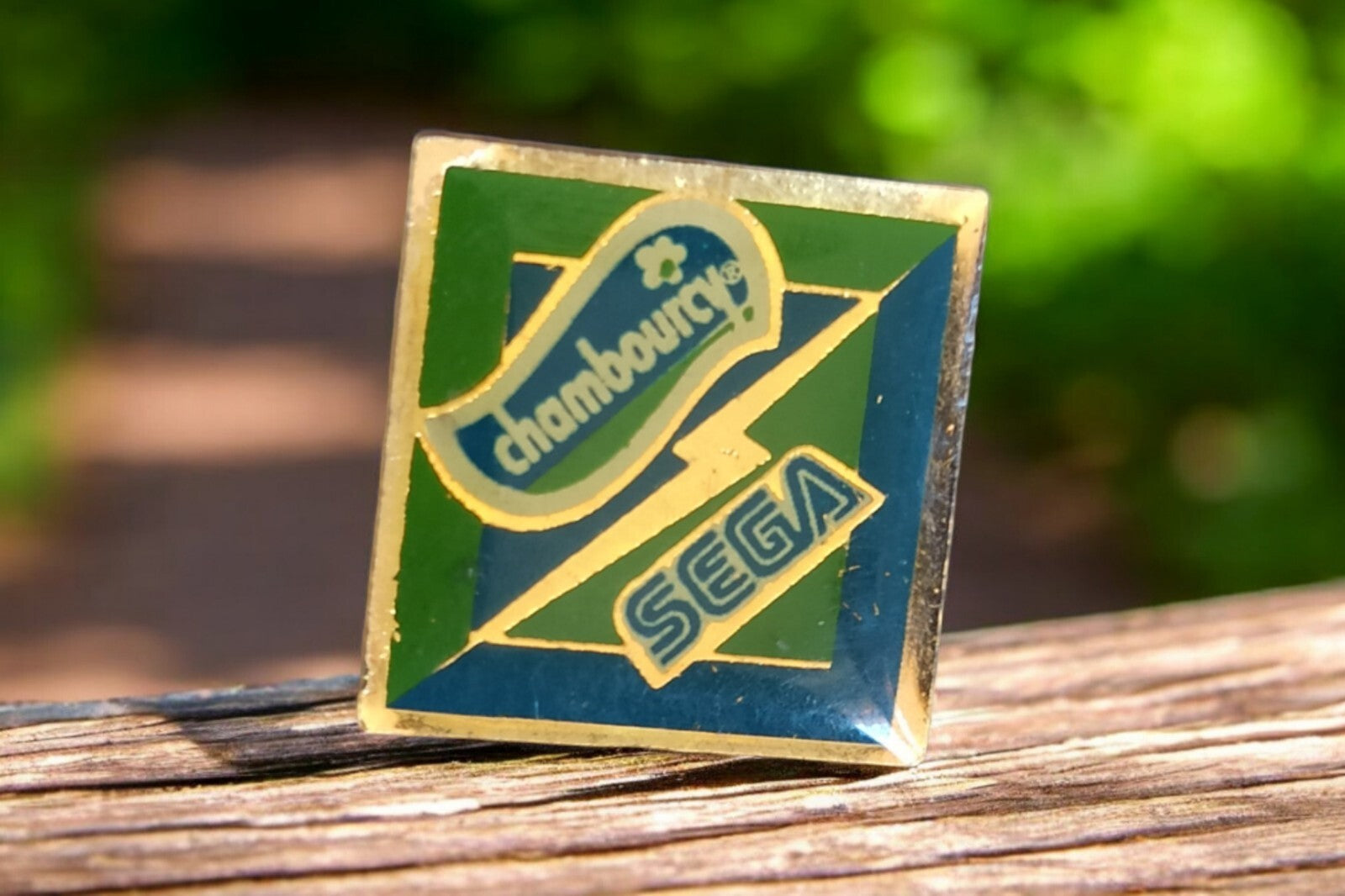 Pin's vintage Chambourcy Sega carré vert bleu rétro broche rare années 90