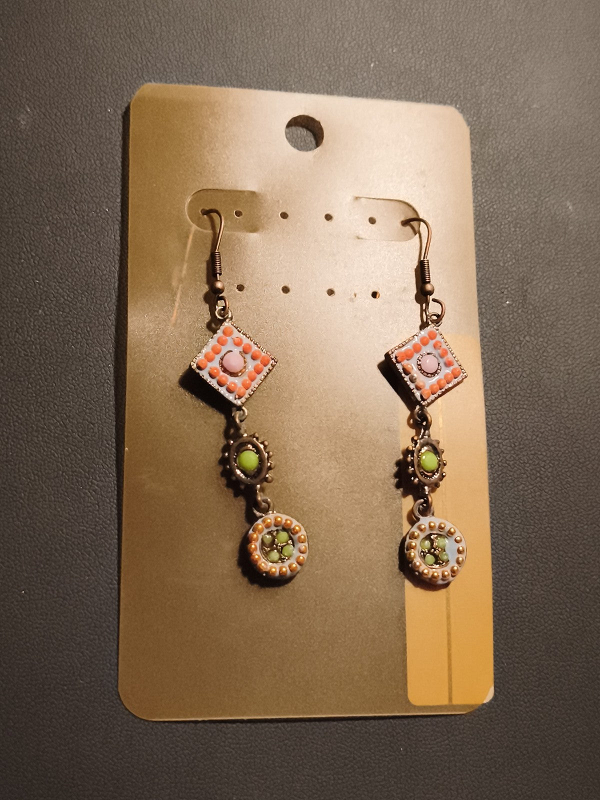 Boucles d'oreilles vintage pendantes motifs géométriques orange vert deadstock