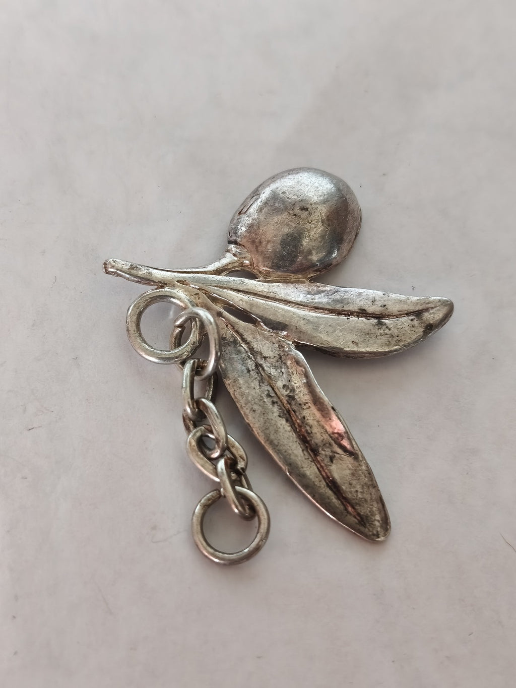 Pendentif ancien vintage signé Label Bleu pour collection ou bijou rétro rare