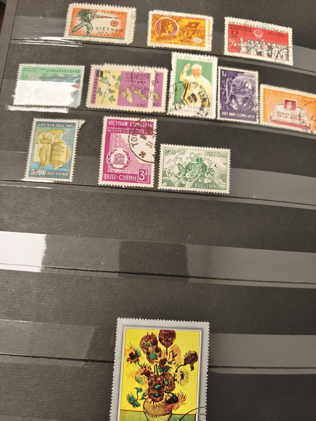 Lot anciens timbres oblitérés Vietnam collection philatélie, motifs variés