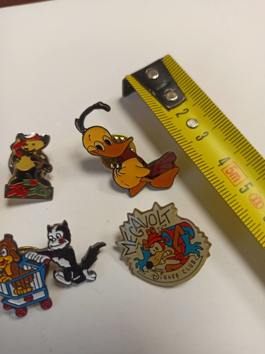 Lot 5 pin's vintage dessins animés cartoons anciens Disney Looney Tunes France