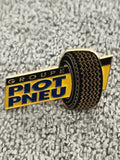 Pin's vintage Groupe Piot Pneu jaune bleu pneu auto garage (Ref 3)