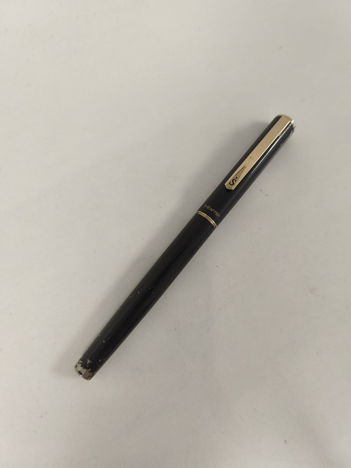 Stylo Sheaffer noir à clip doré, stylo-bille d?occasion, marque Sheaffer
