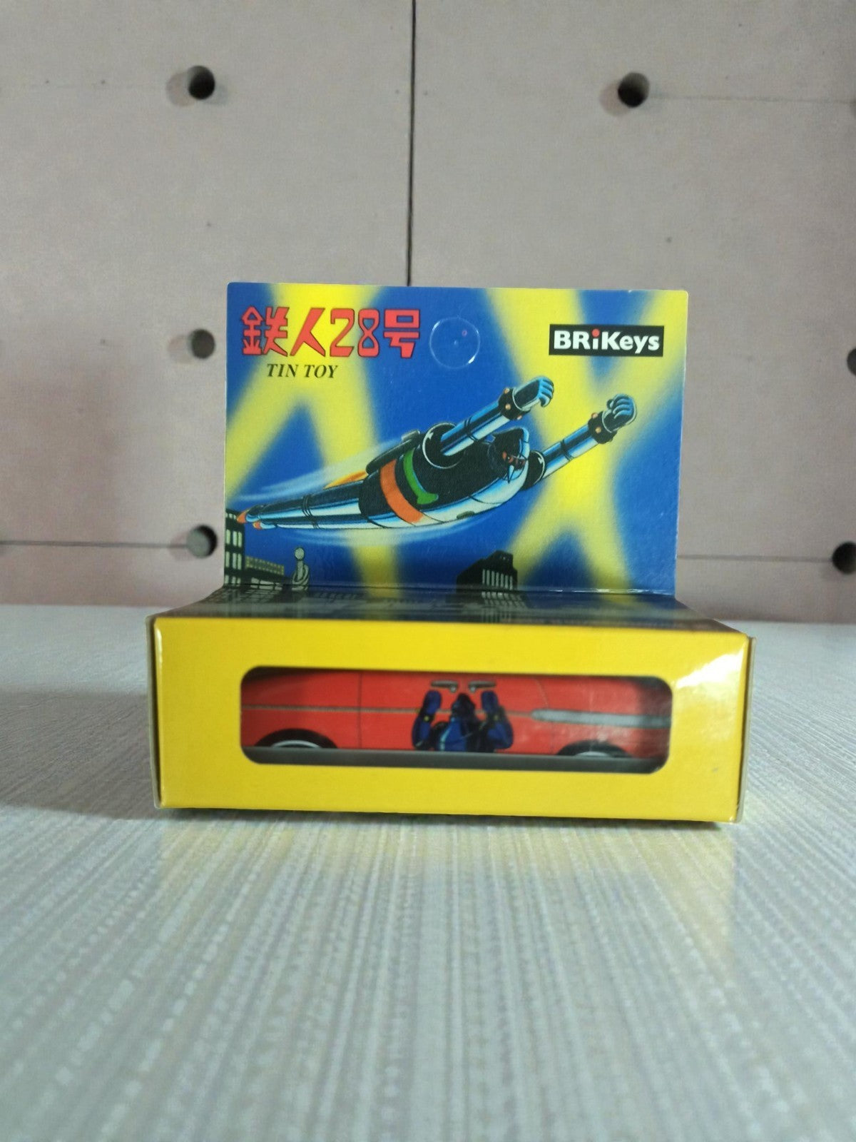 Voiture miniature Tetsujin 28 tin toy BRIKeys Japon vintage pull back