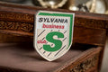 Pin's vintage Sylvania Business club S émaillé bouclier ancien rare