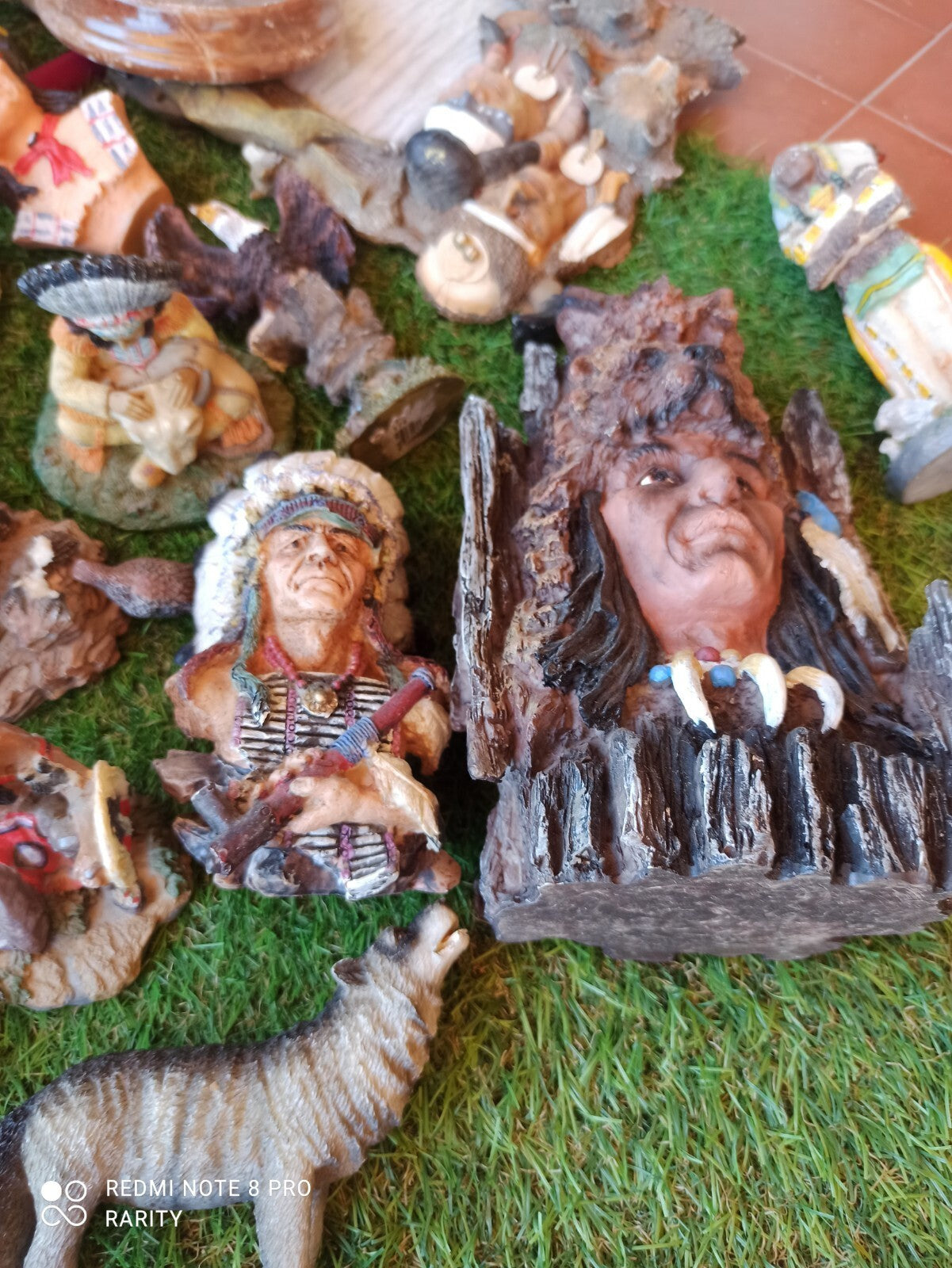 Figurines décoratives Indiens résine artisanat, lot statuettes chef loup ours