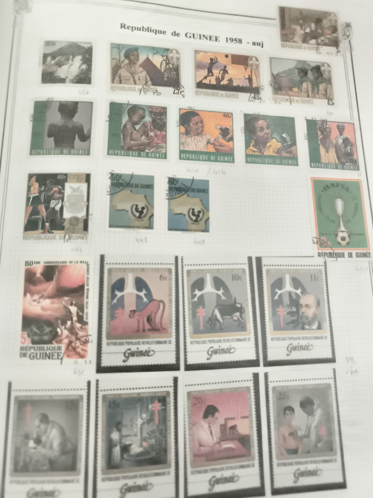 Timbres République de Guinée 1958-auj. thématiques sport santé Afrique philatéli
