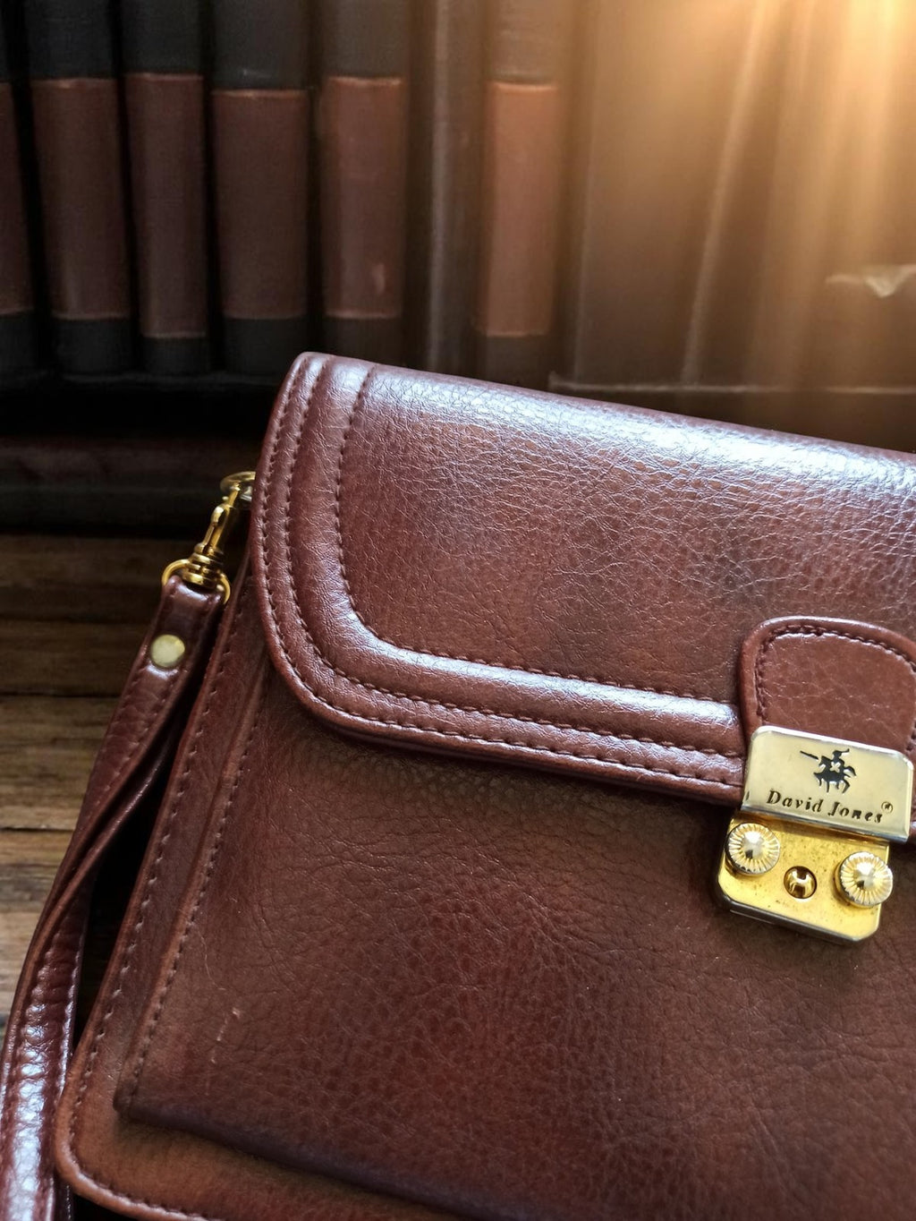 Sac à main vintage David Jones marron femme pochette rétro fermoir doré